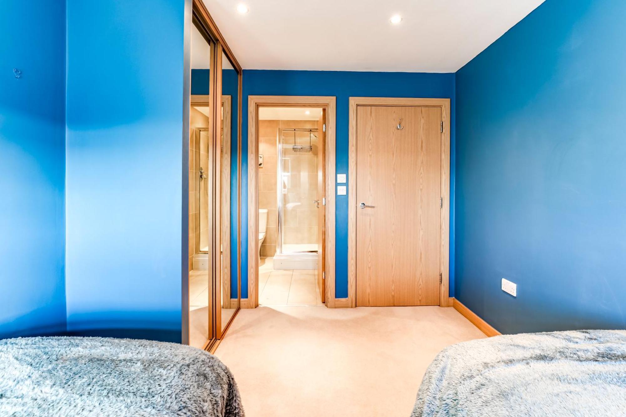 Entire 2 Bed Flat Contractors Families And Relocators Apartment Ware Exterior photo
