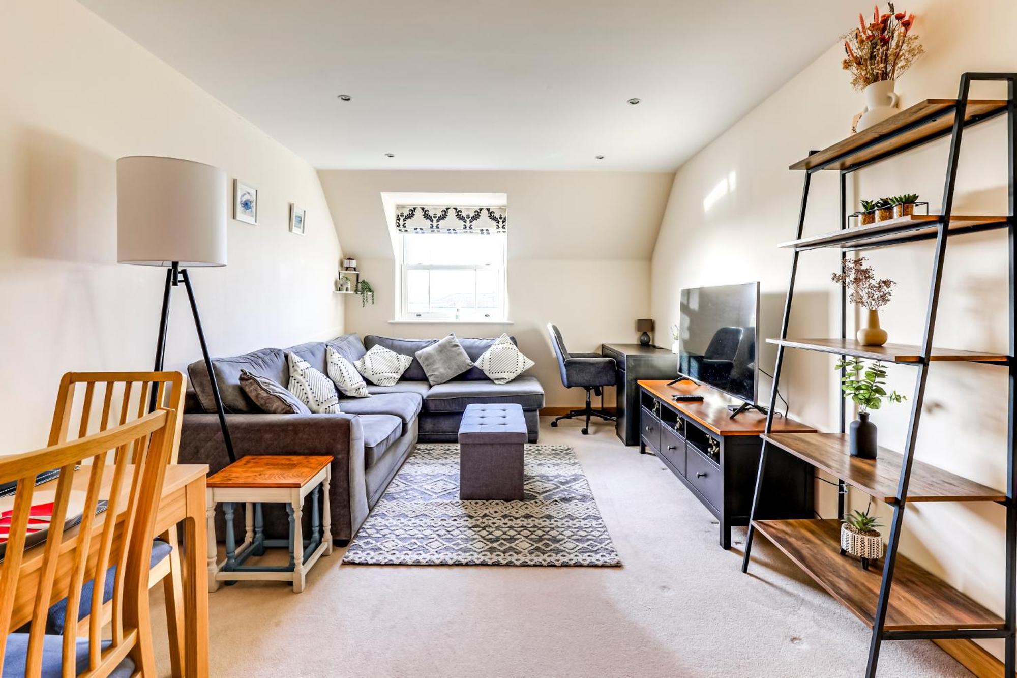 Entire 2 Bed Flat Contractors Families And Relocators Apartment Ware Exterior photo